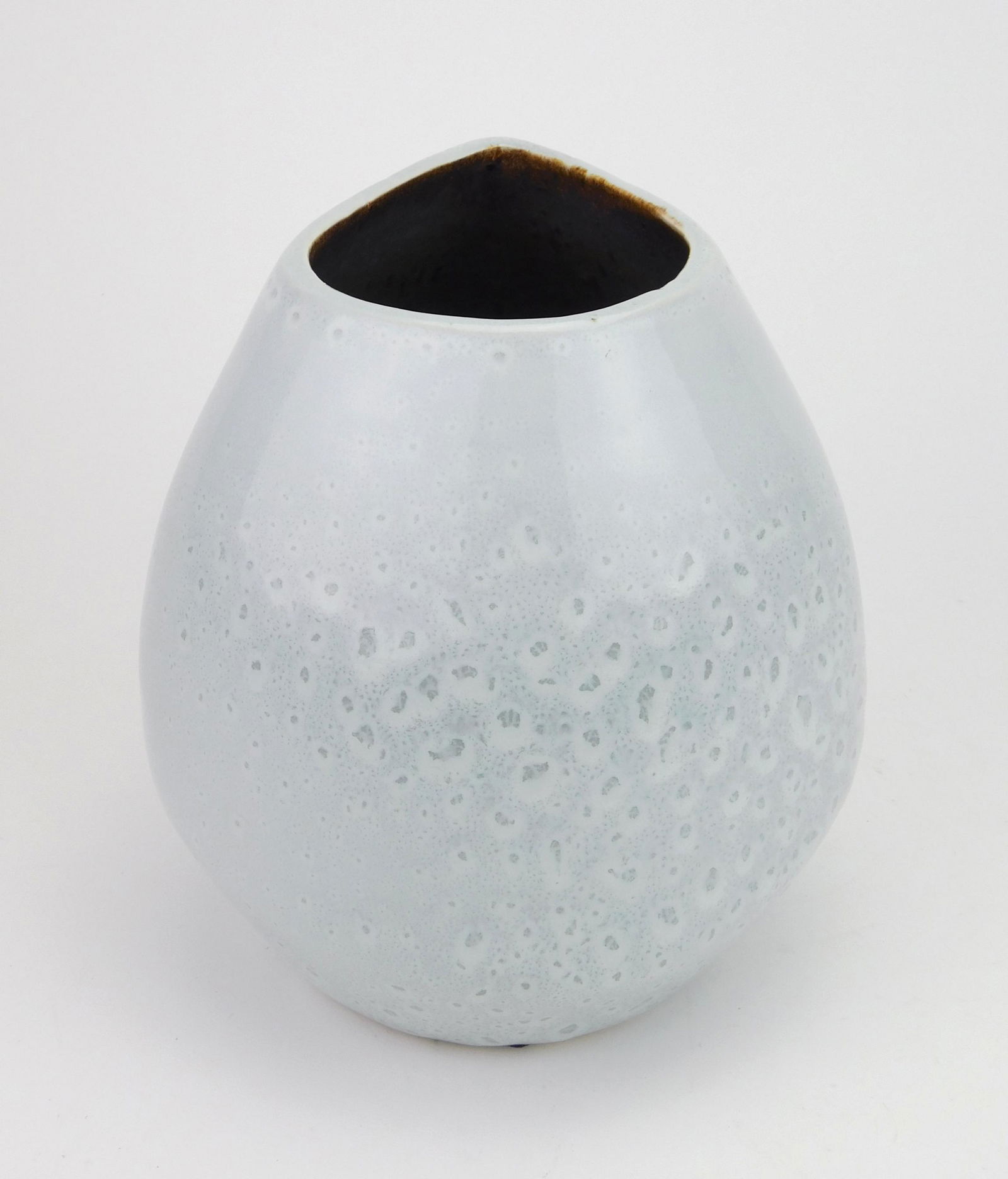 Bauer Art pottery vase: Large Bauer art pottery bulbous vase, #4, designed by Russel Wright (1904-1976), 1928, with aqua exterior and bronze interior glazes, signed on bottom. 9''h