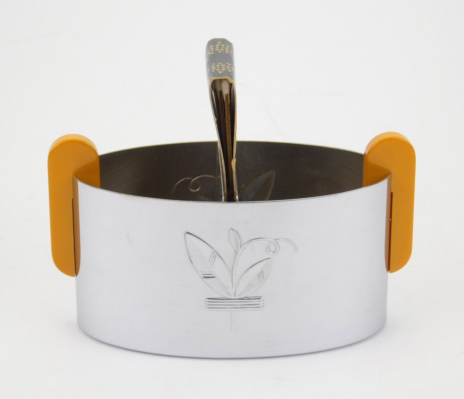 Chase chrome and bakelite cigarette holder (1 of 5)