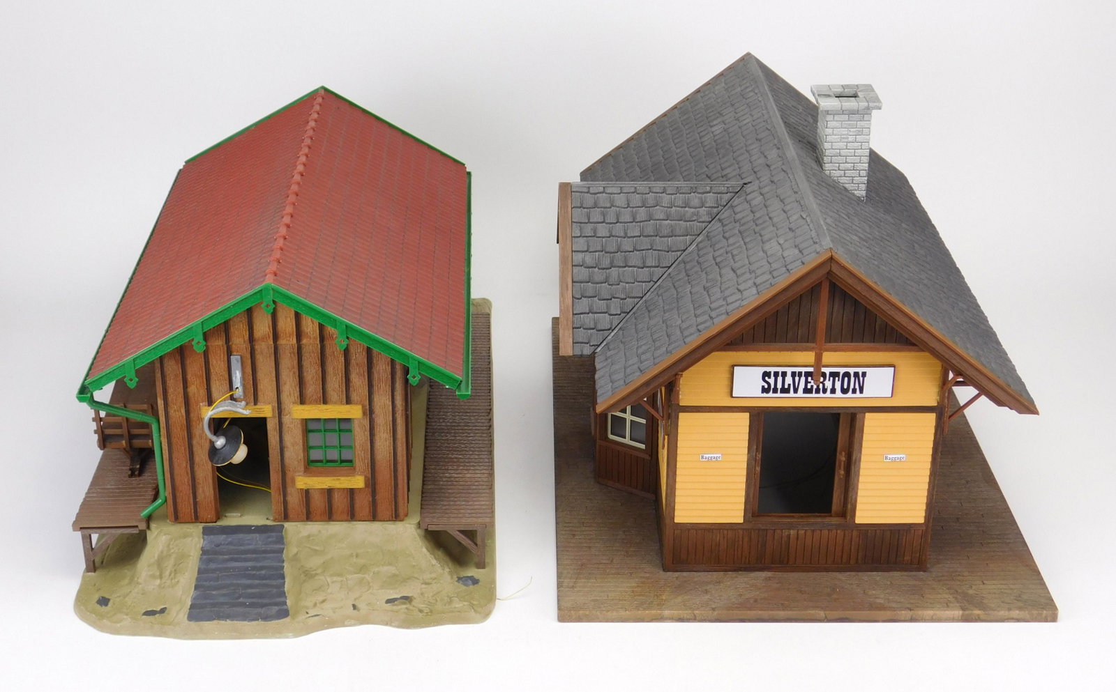 Lehmann Gross Bahn- POLA Buildings: Lehmann Gross Bahn- POLA Buildings 1). Silverton Station #907; and 2). Freight Shed #905 buildings are assembled, but not sure if complete, with original boxes.