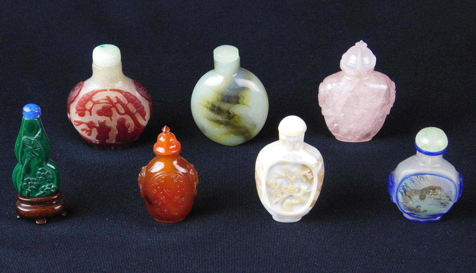 7 Chinese snuff bottles (1 of 7)