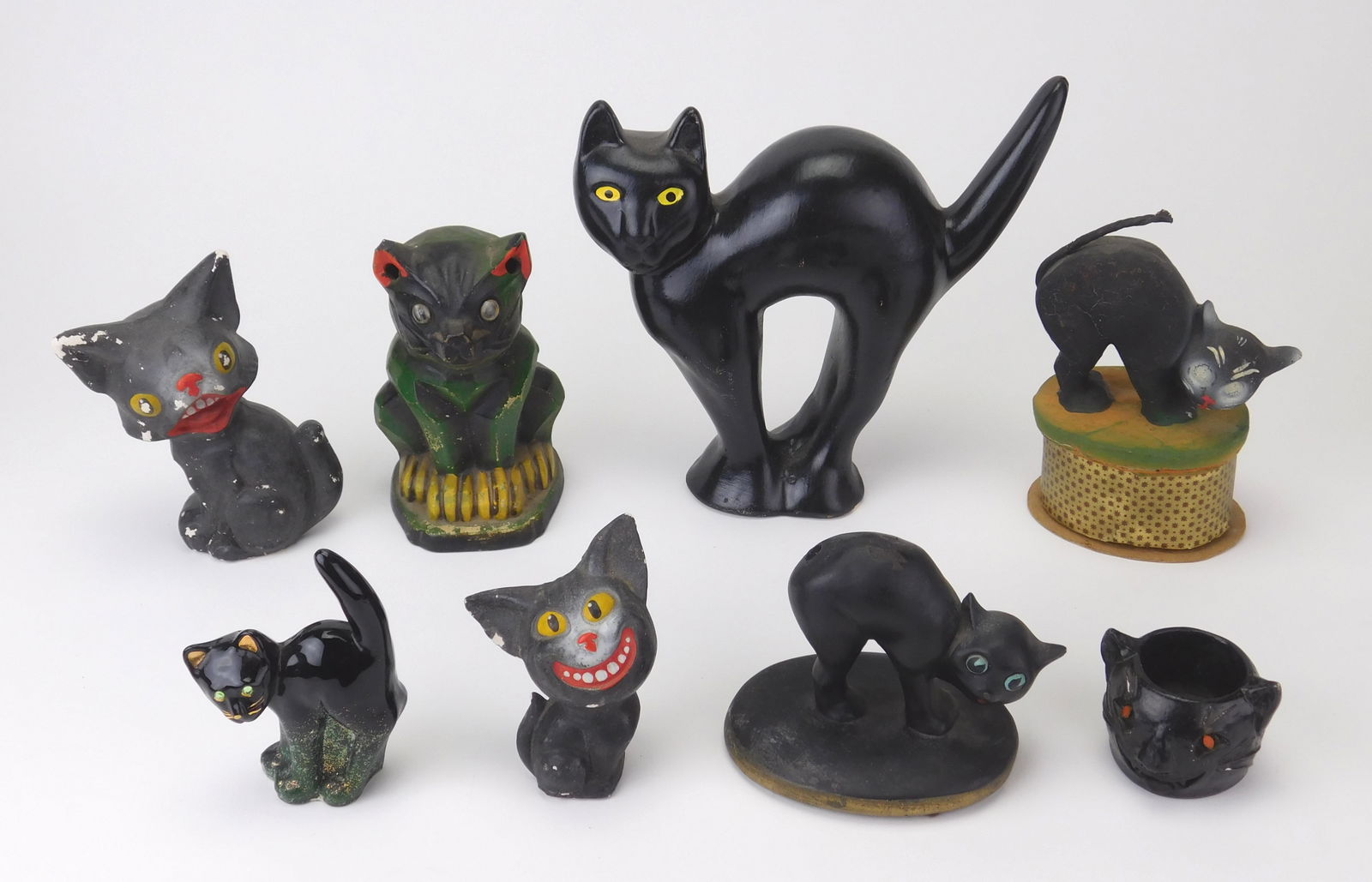 8 Vintage black cat figurines (1 of 7)