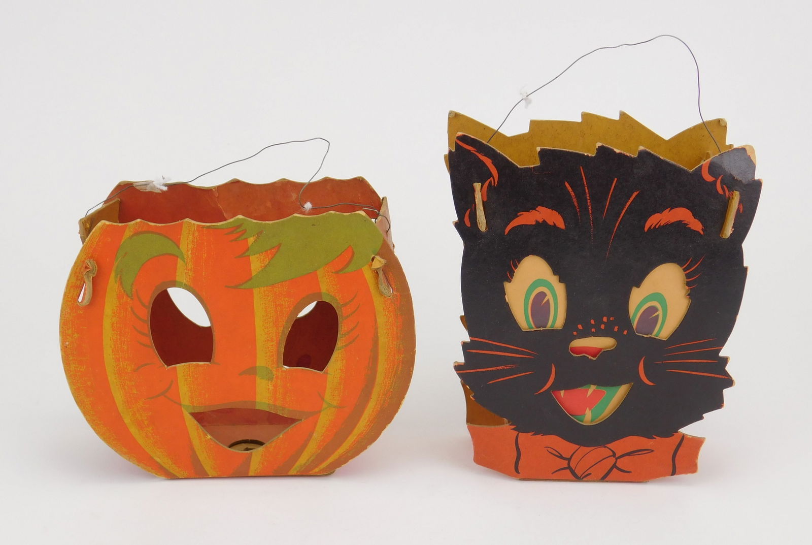 2 Vintage Halloween die cut lanterns (1 of 7)