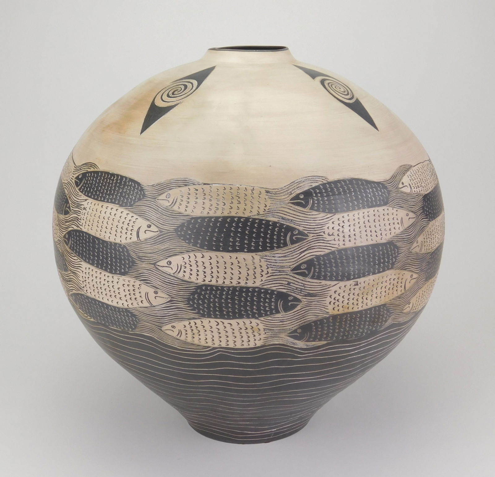 Melissa Greene earthenware pot (1 of 8)