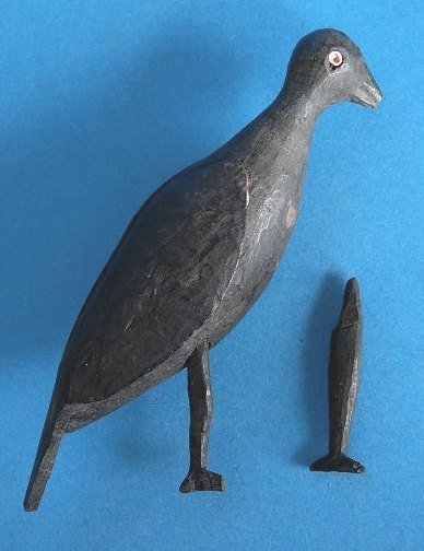 African Ebony carved bird: African Ebony carved bird, early 1800's. 5''