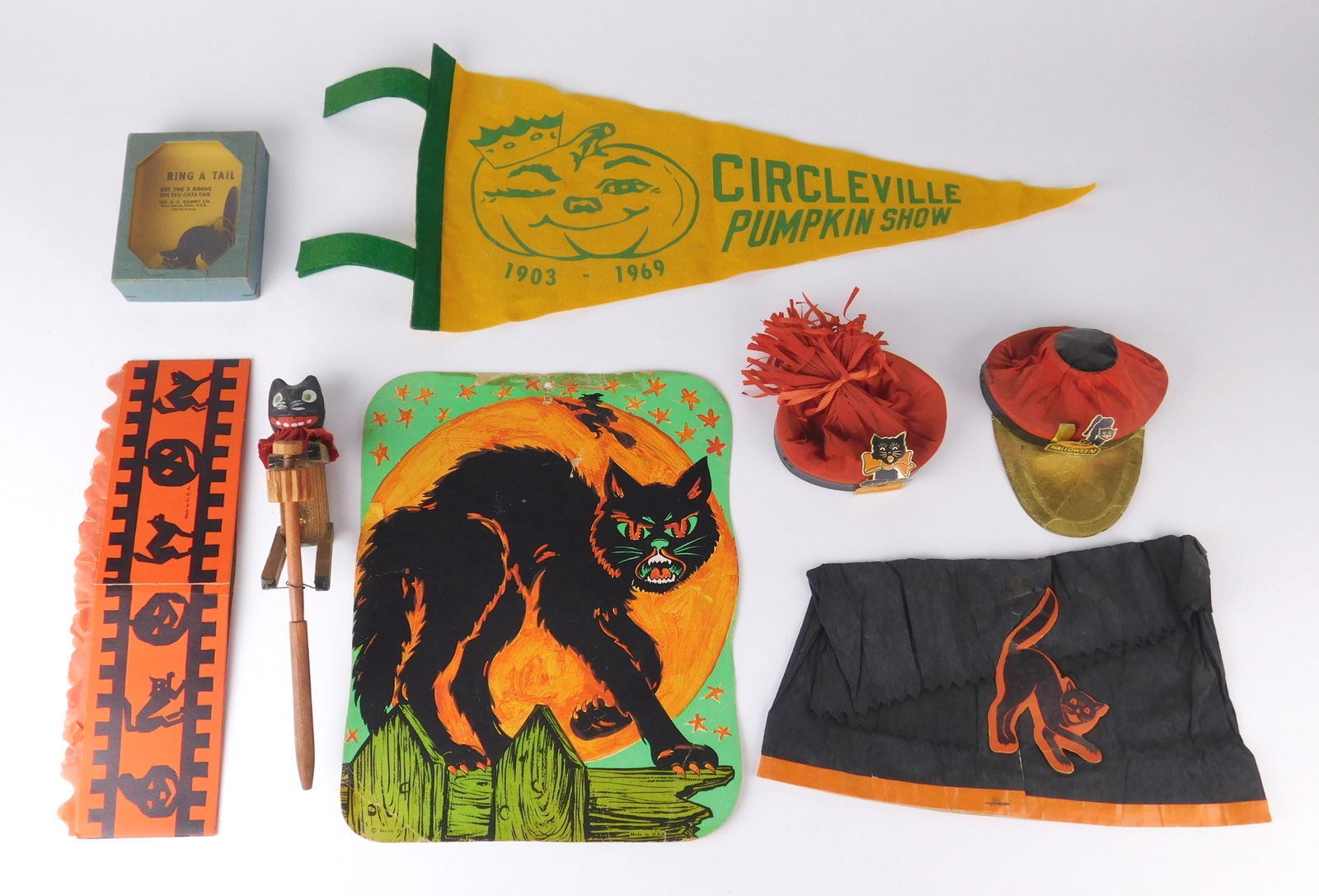 8 Vintage Halloween decorations- mostly depicting black cats.: - mostly depicting black cats. 