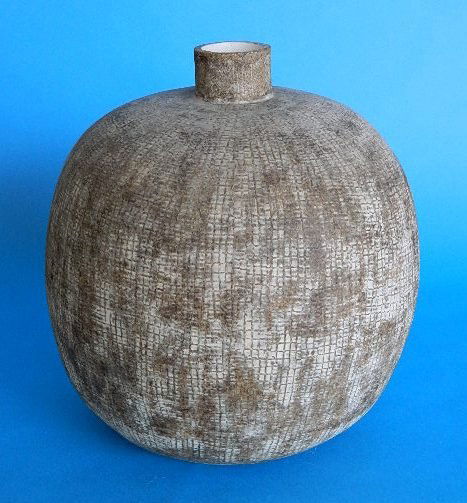 Claude Conover ceramic vessel: Claude Conover (American 1907-1994)- ''Elopeno''- ceramic vessel, signed Claude Conover/ Elopeno on bottom, very good condition. 14 1/2''h