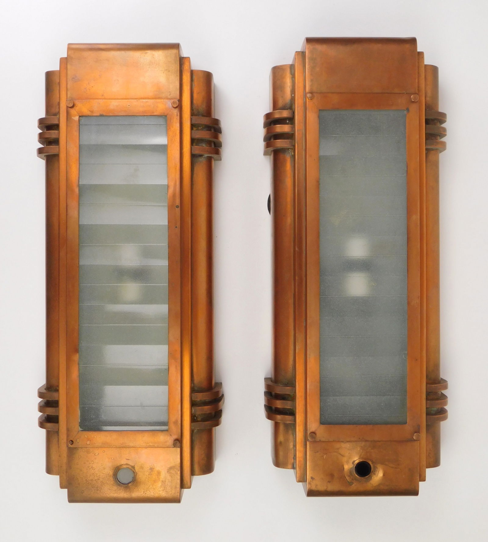 Pair of Art Deco copper wall fixtures (1 of 6)