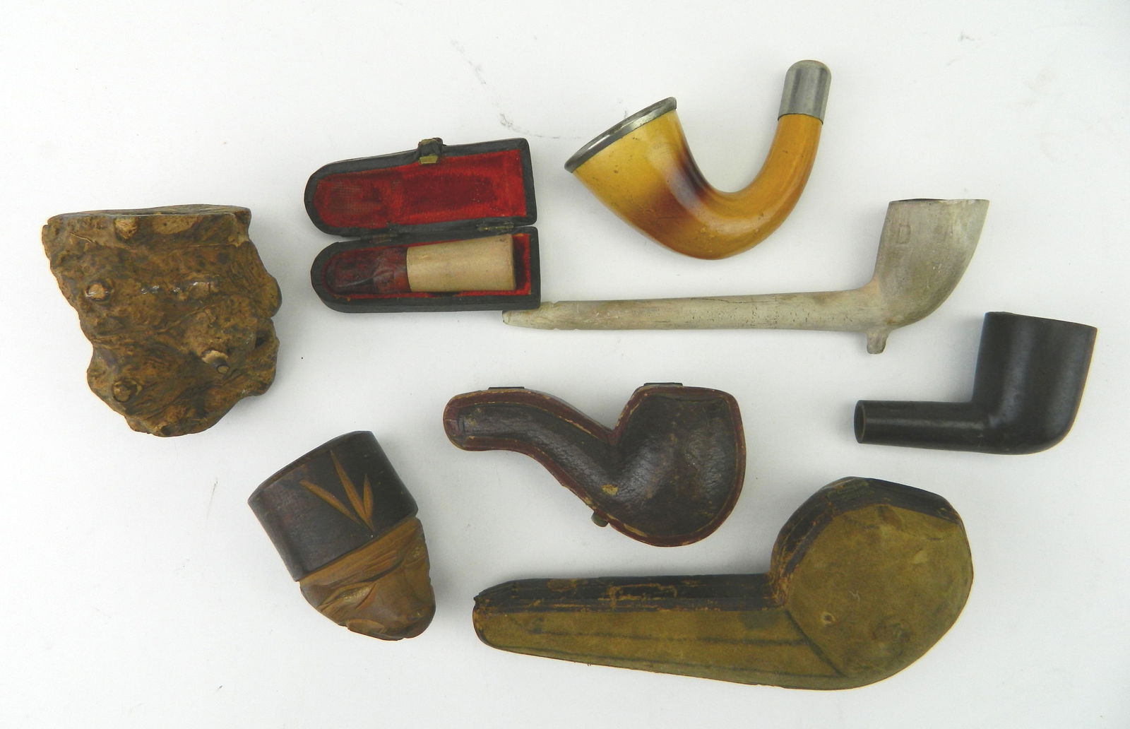 8 Tobacco pipes (1 of 8)