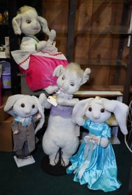 4 Automated dolls- Easter Bunnies