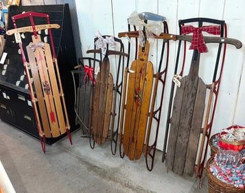 Lot of 5 sleds