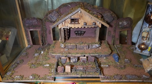 Large wood manger