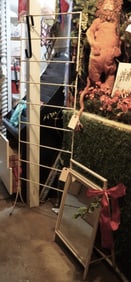 2 display stands