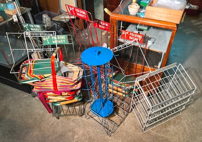 5 display racks or shopping baskets with stands