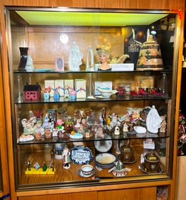4 shelves a misc. bric-a-brac
