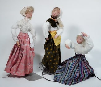 3 Automated Dolls- A Christmas Carol