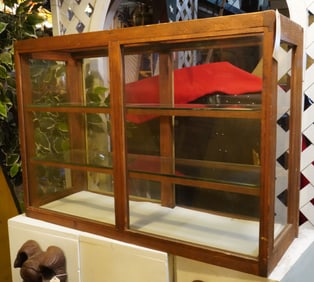 Table top display case