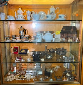 Lot of bric-a-brac