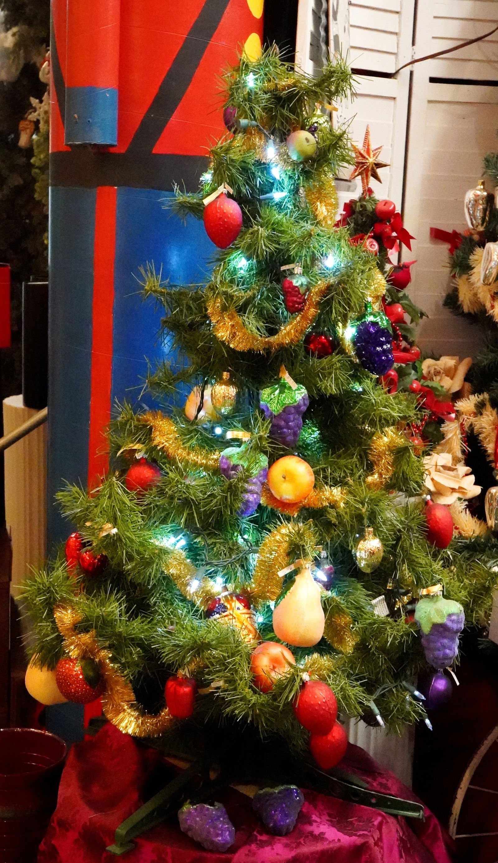 Small Christmas tree with ornaments (1 of 2)