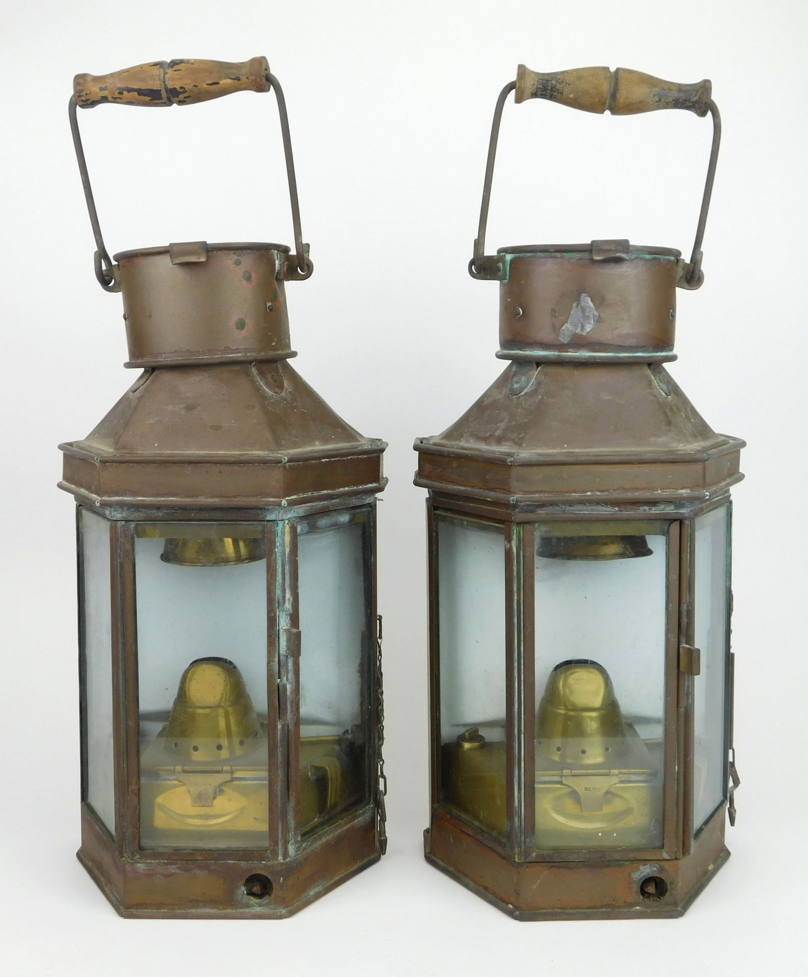 Pair of brass Marine lanterns (1 of 4)