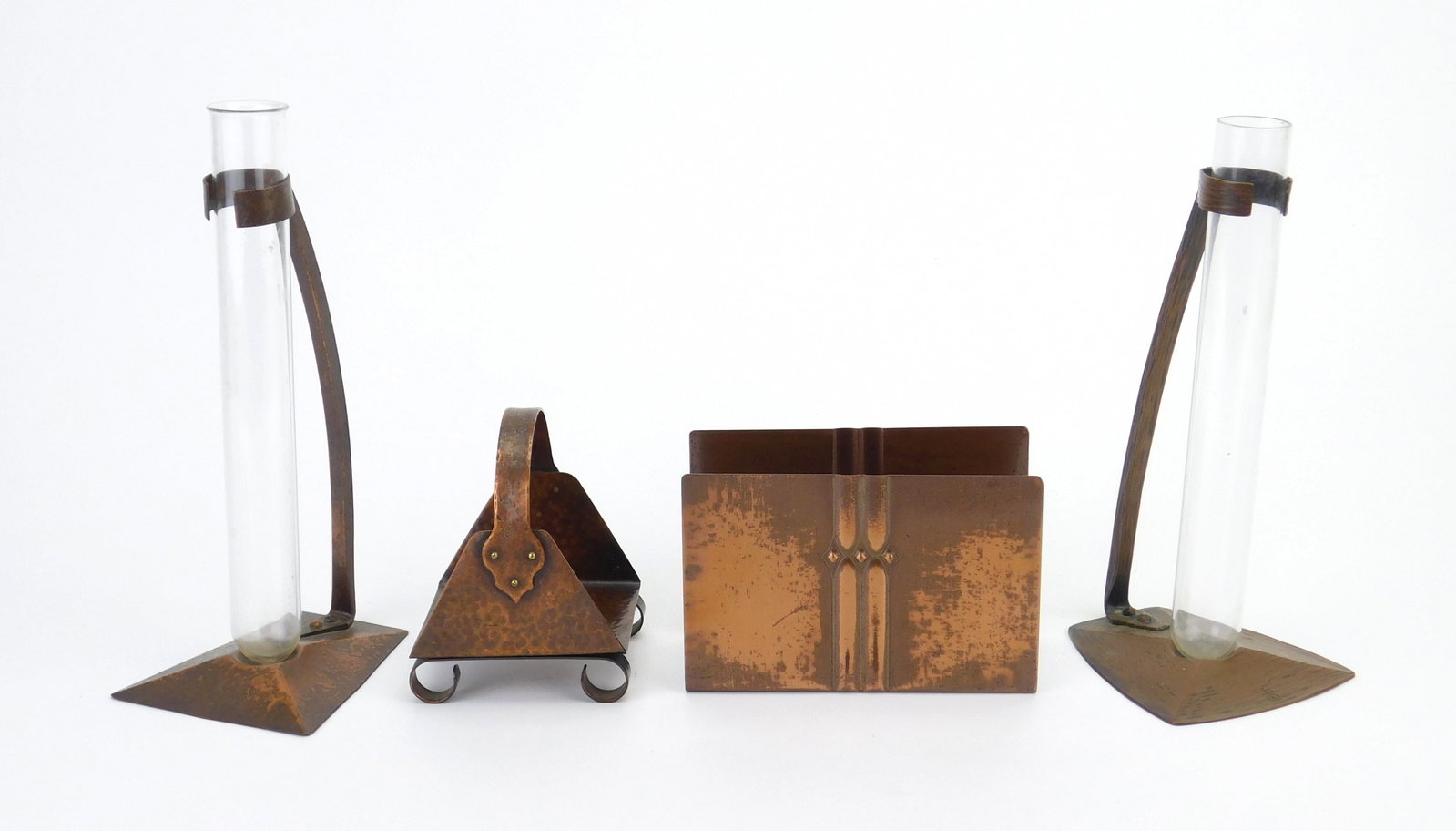 4 pcs Arts and Crafts hammered copper: including 2 Roycroft bud vases, Roycroft letter holder and 1 unmarked footed stirrup dish. Bud vase. 8"h Provenance: Private collection- Medina, OH *** PLEASE READ: IMPORTANT NOTE Abo