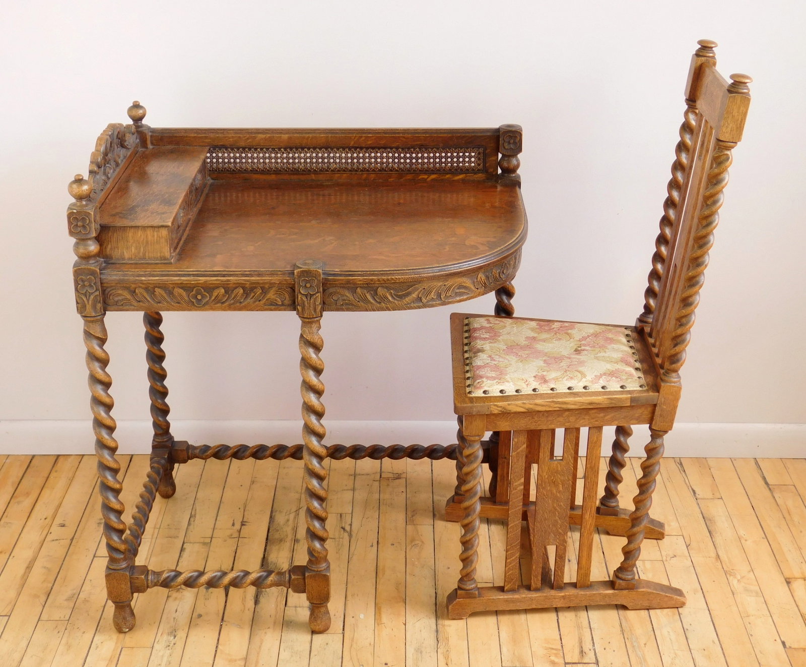 Early Stickley "Quaint Furniture" oak desk and chair (1 of 8)