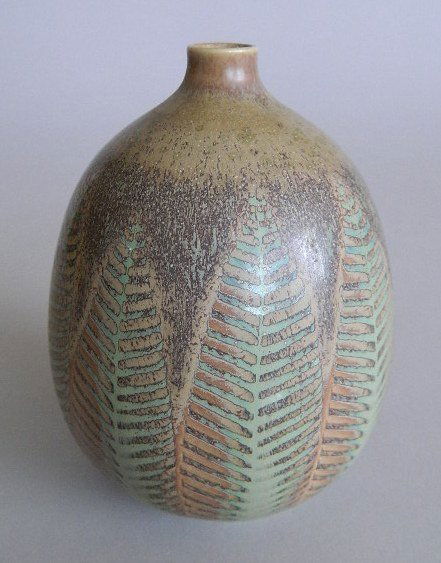 Stig Lindberg ceramic vase: Stig Lindberg ceramic vase, fern leaf design, marked on bottom. 5''h
