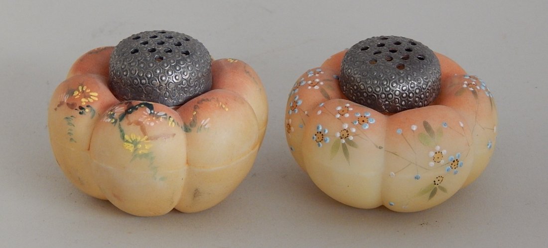 Pairpoint Melon salt and pepper shakers: Pairpoint Melon salt and pepper shakers, with embossed lid, some wear, otherwise good condition. 1 1/2''h