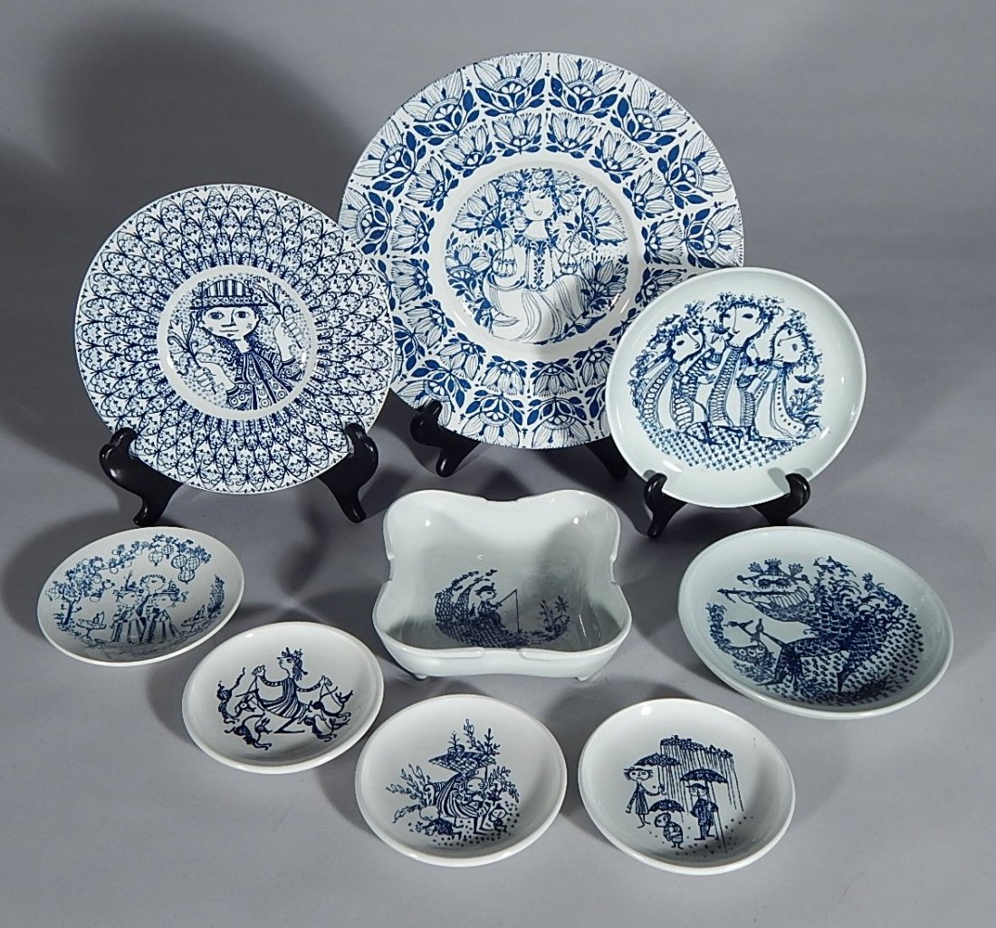 9 Bjorn Wiinblad pottery pieces: 9 Bjorn Wiinblad pottery pieces for Nymolle- ashtray; plate plaque; underplate; 6 small dishes- all in blue, all marked on bottom, good condition, various sizes.