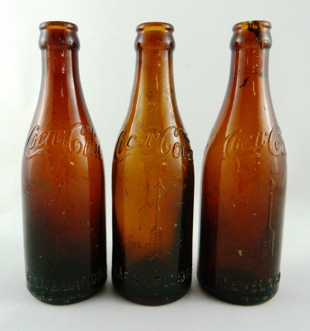 3 Coca Cola Arrow Amber bottles (1 of 8)