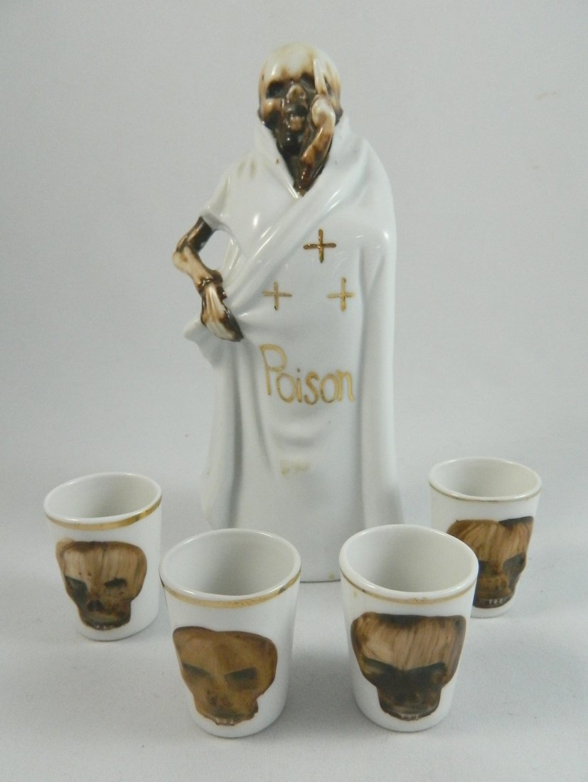 Japanese decanter and shot glass set (1 of 1)