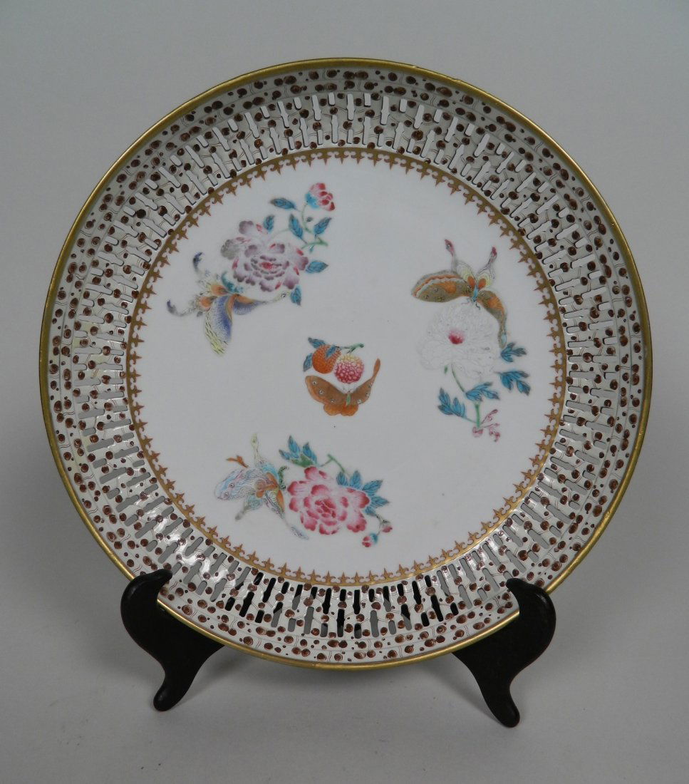 Chinese Export Porcelain Plate (1 of 4)