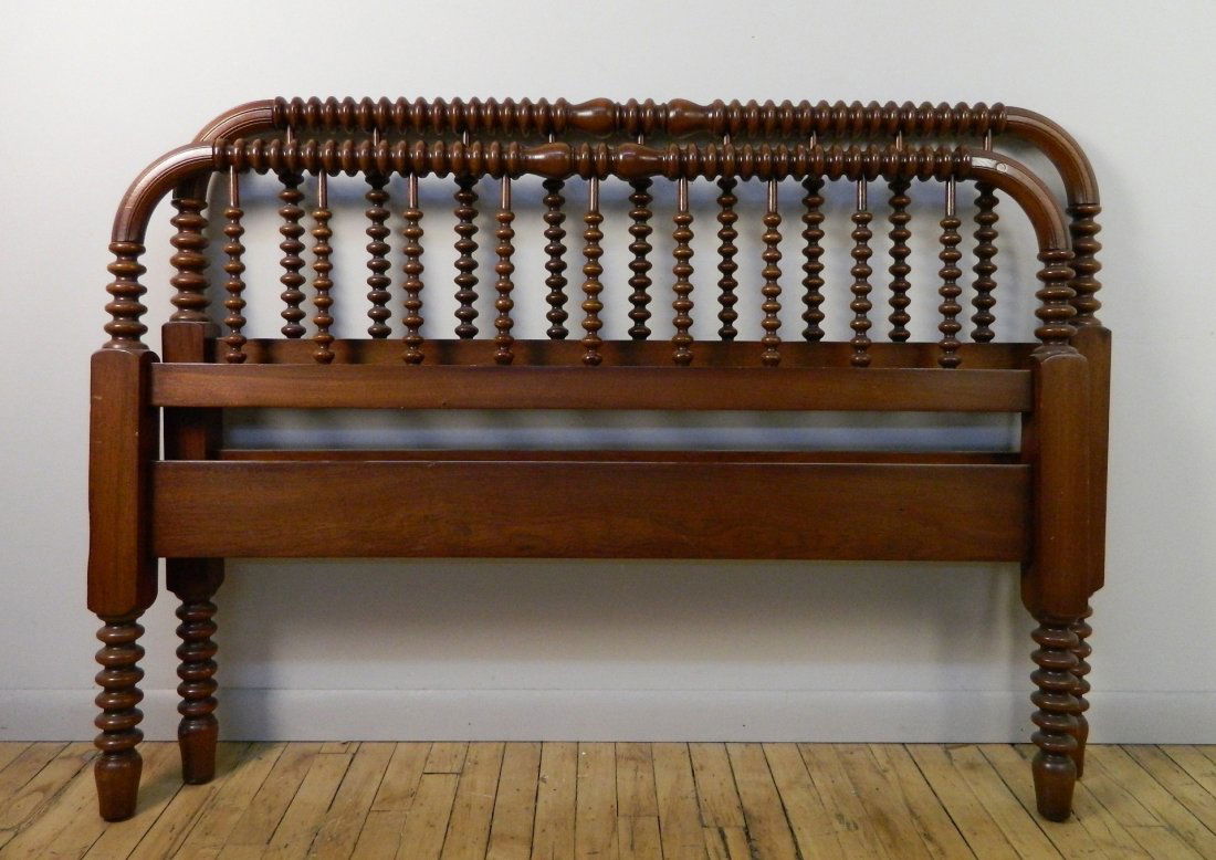 Jenny Lind Spool bed (1 of 4)