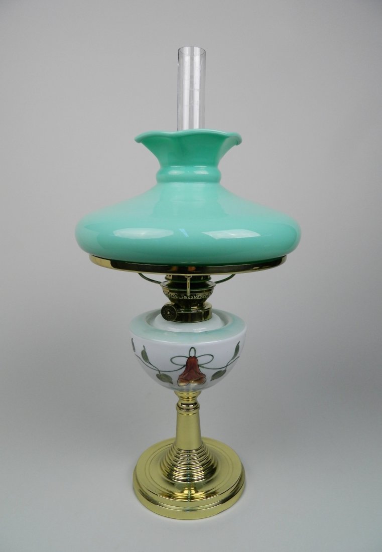 English Victorian table oil lamp (1 of 5)