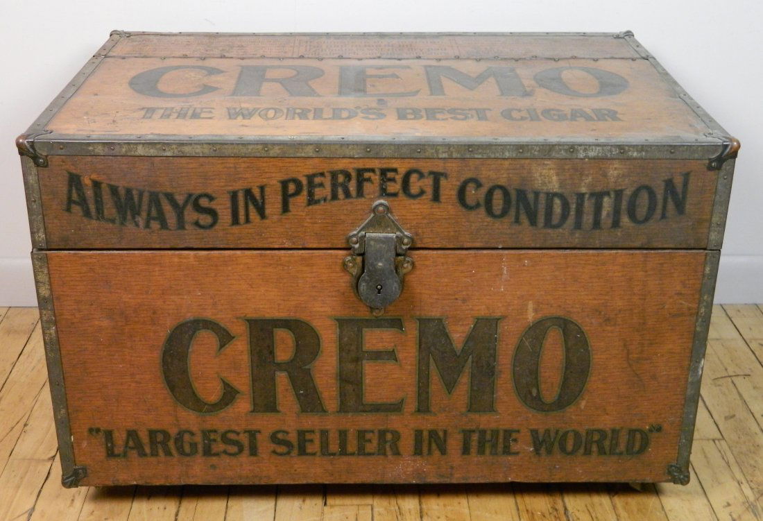 Vintage Cremo Cigar Humidor / Trunk (1 of 7)