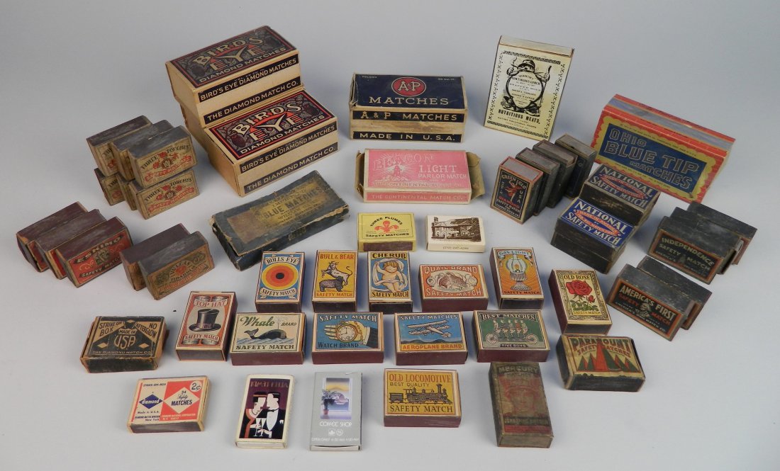 40 Vintage boxes of matches: 40 Vintage boxes of matches.