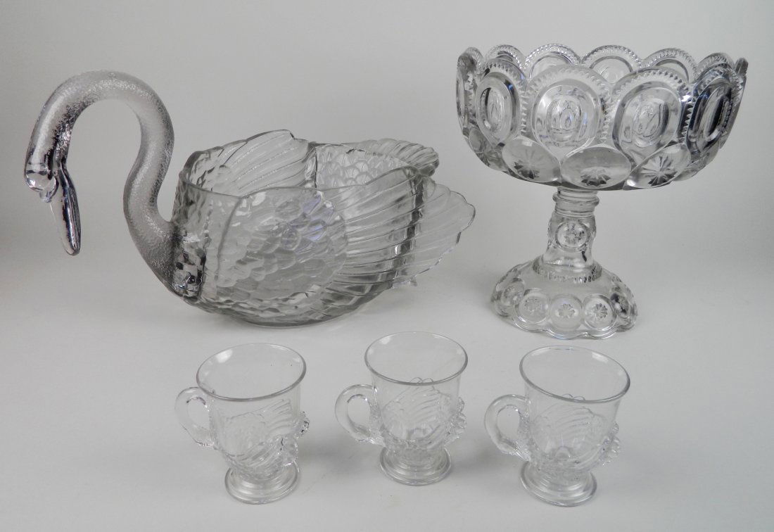 Cambridge Crystal ''Swan'' punch bowl (1 of 10)