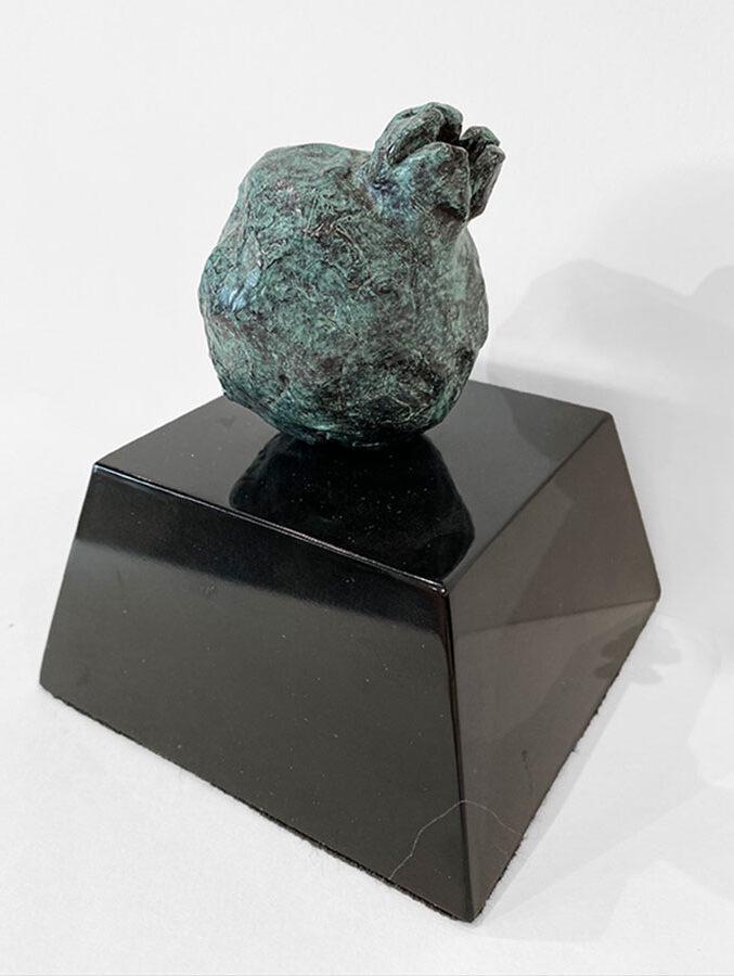 Yuroz ‘Pomegranate’ Bronze Sculpture w/ Granite Base – 4x4x3: Artist: Yuroz (b. 1956 -) Armenian Title: Pomegranate Medium: Bronze with Granite Base Size: 4” x 4.5” x 3” Limited Edition: #42/499 Signature: Impressed foundry stamp with signature