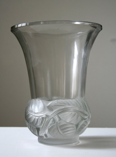 R. LALIQUE FRENCH CRYSTAL 'LIERRE' VASE CIRCA 1930 (1 of 10)