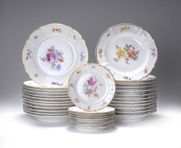 Royal Porcelain Manufacture Nymphenburg, Table Set, - 3