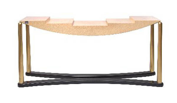 Hans Hollein, Sideboard 'Schwarzenberg', 1981: Offene Standkonstruktion mit zwei gegengleich montierten, flachen Bogenkufen, vier leicht nach oben verjüngte Rundbeine mit abgerundetem Abschluss, rechteckige, zweifach zur Mitte abgetreppte Platte,