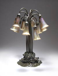 1724: Tiffany Studios, New York, Table Lamp 'Lily clust