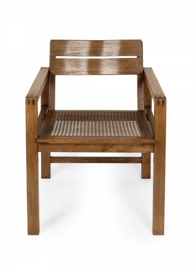 Erich Dieckmann, Armlehnstuhl, um 1926: Manufactured by: Staatliche Bauhochschule Weimar, Weimar. Oak, natural coloured stained, backrest from plywood, seat cane-bottomed. H. 78 cm; B. 54 cm.Katja Schneider, Burg Giebichenstein, Weinheim 19