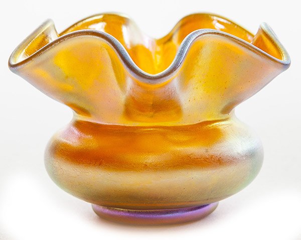 Steuben gold Aurene open salt, squatty, footed form (1 of 1)
