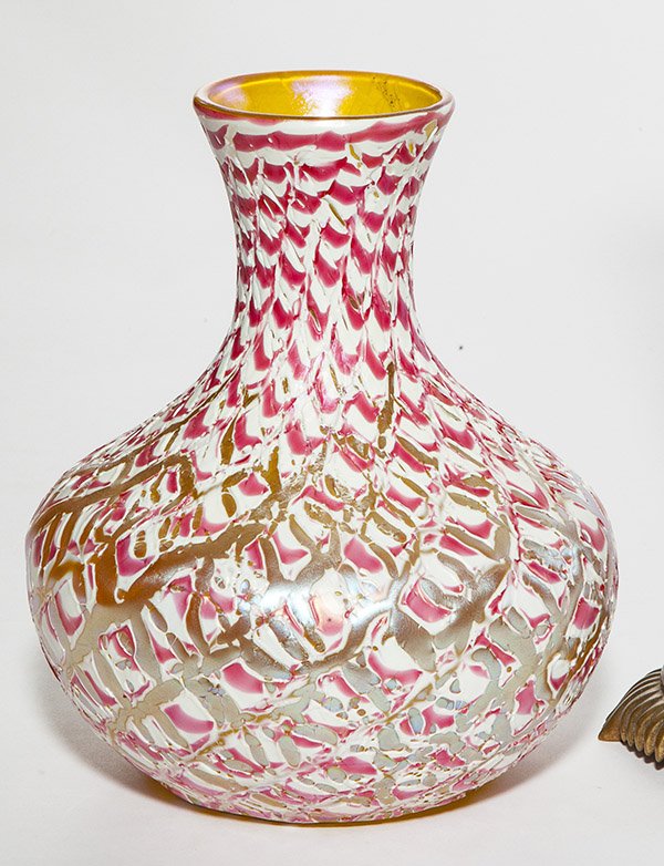 Durand Moorish Crackle lamp shaft, bulbous shouldered (1 of 2)