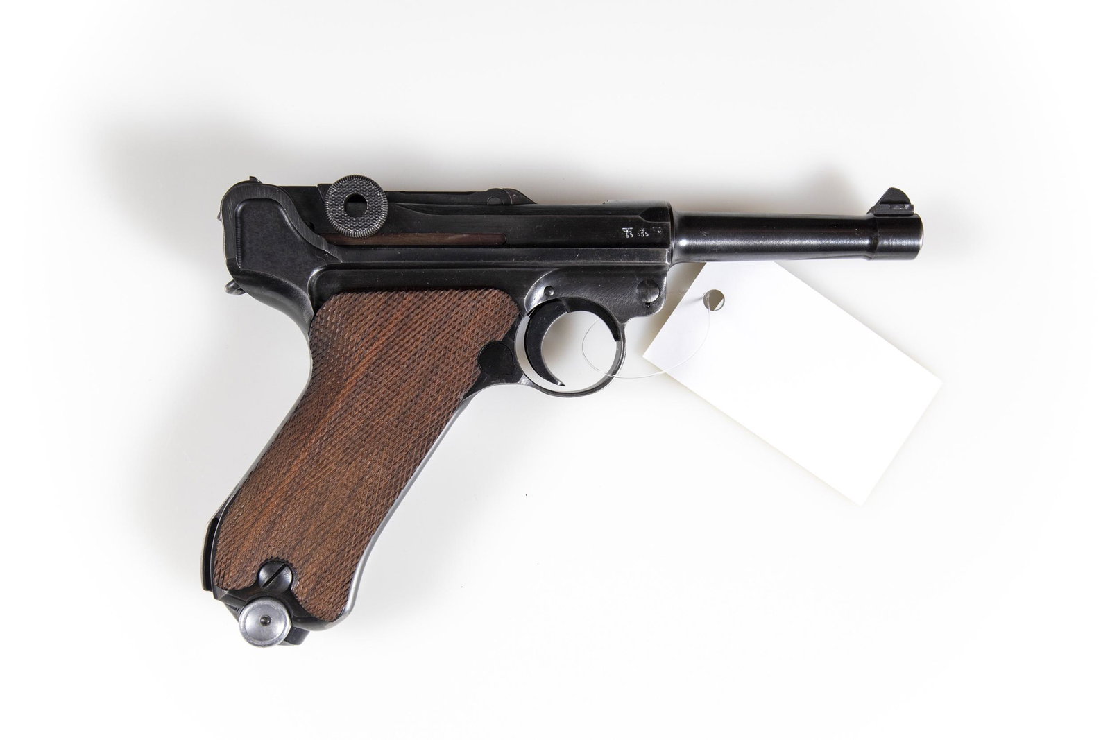 MAUSER BYF 41 LUGER, 9MM, with Holster, all matching: Serial Number 2059. VERY GOOD. NAZI MARKINGS. INCLUDES HOLSTER, MAGAZINE WITH MATCHING SERIAL NUMBER AND TOOL. 101mm barrel length. Blued finish, straw on sear block and ejector.All matching serial nu