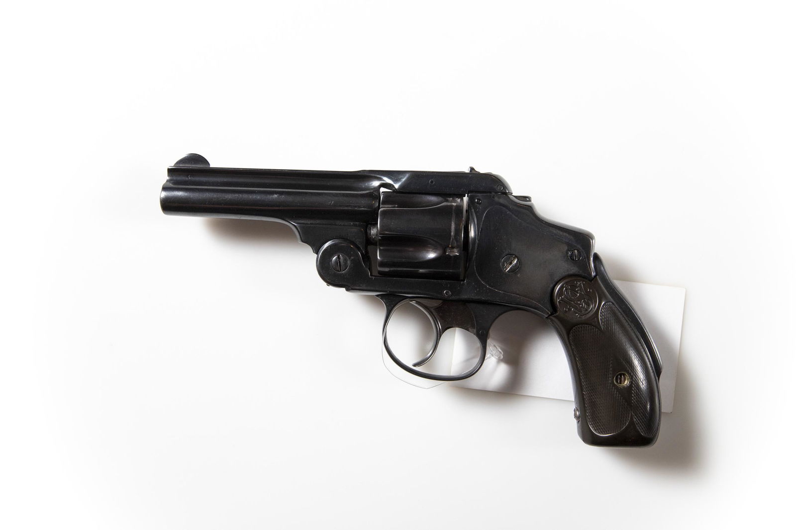 SMITH & WESSON TOPBREAK 1ST MODEL .32: SMITH & WESSON SAFETY HAMMERLESS TOPBREAK FIRST MODEL .32, Serial Number 34463. Reblued. In very good condition. NO RESERVE.