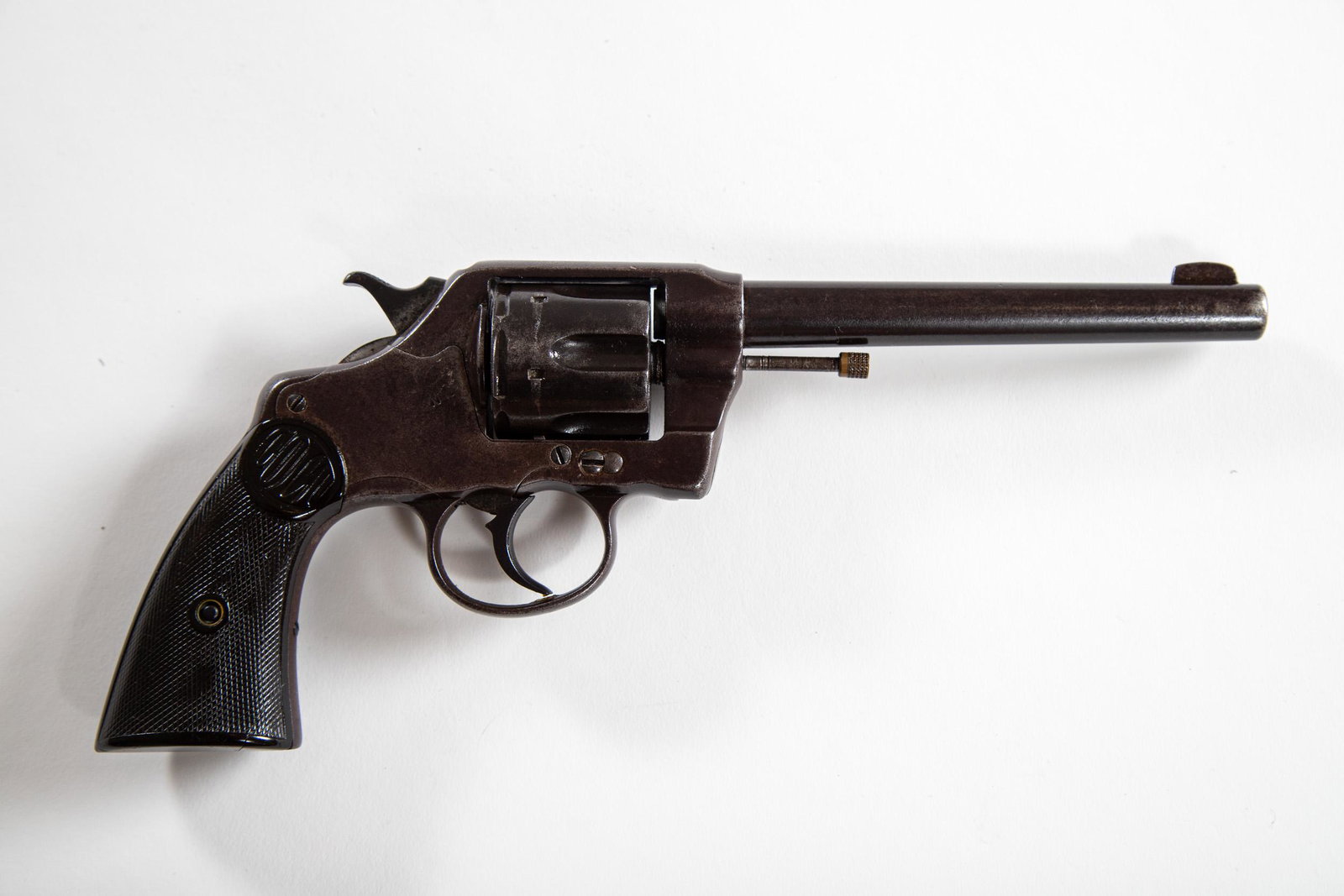 Colt New Army/Navy DA .41 Revolver: Colt New Army/Navy DA .41 Revolver. Manufactured 1906. Serial Number 262065. NO RESERVE.