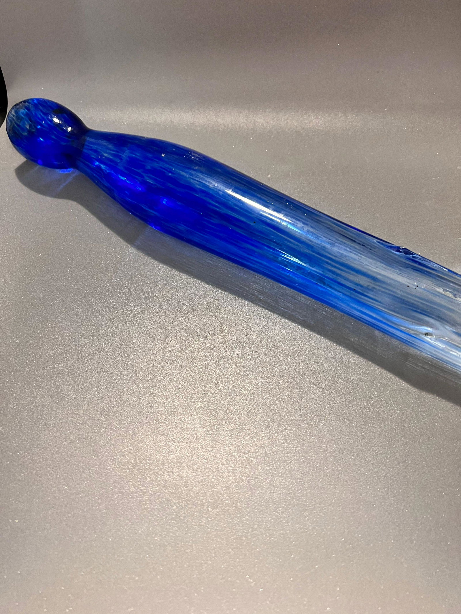 Dale Chihuly Glass Piece: Hand blown glass piece attributed to Dale Chihuly, American. Unsigned.
