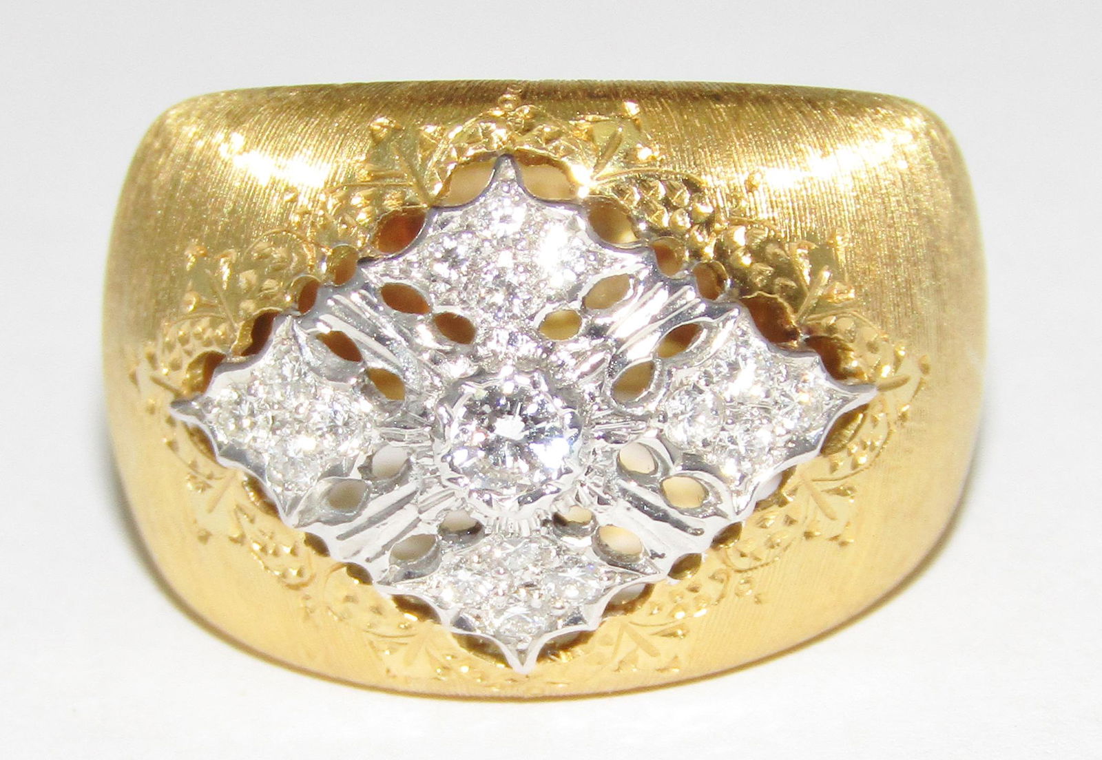 Buccellati 18Kt Gold Ring with Diamonds (1 of 2)