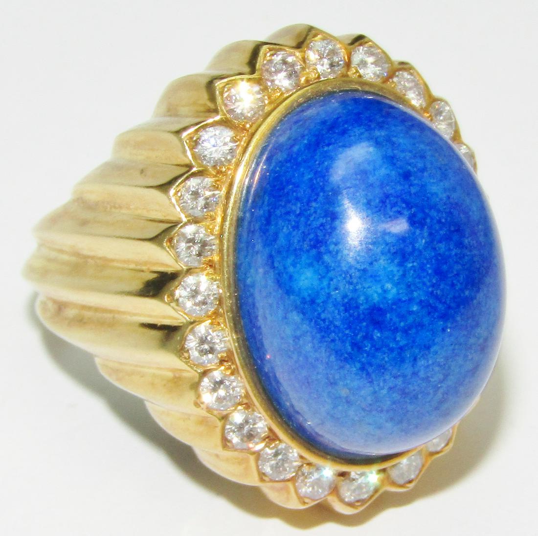 18Kt Gold Ring with Oval Cabochon Lapis Lazuli surrounded by Diamonds (1 of 3)